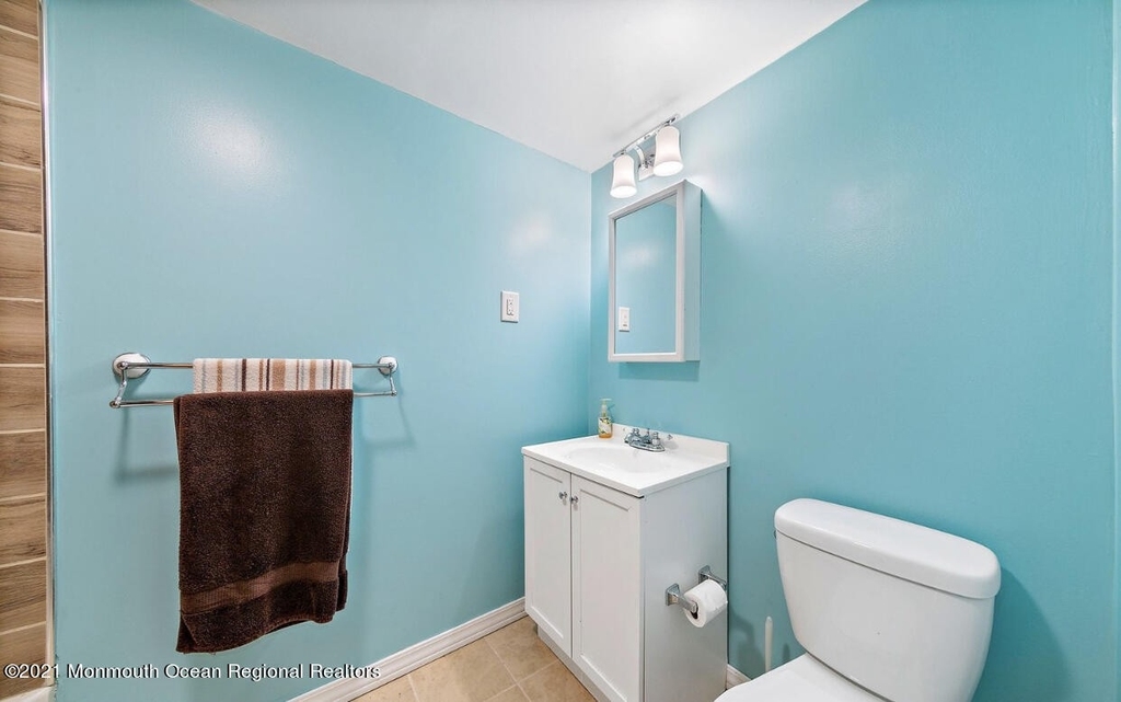 851 Bay Avenue - Photo 15