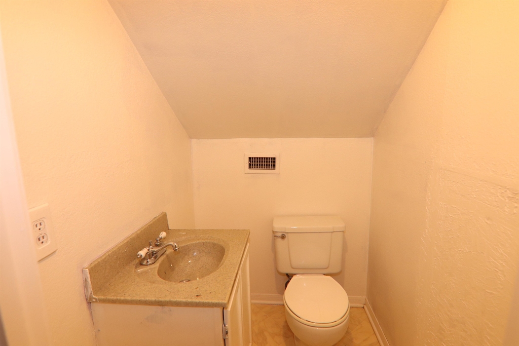 670 N 23rd Street - Photo 9