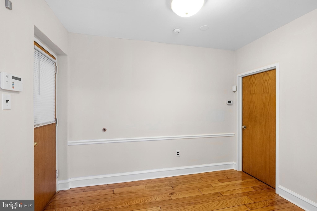 2200 Fairmount Avenue - Photo 4