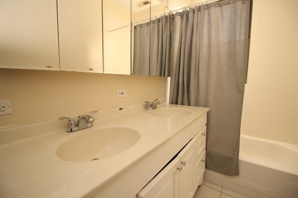 1165 E 52nd Street - Photo 20