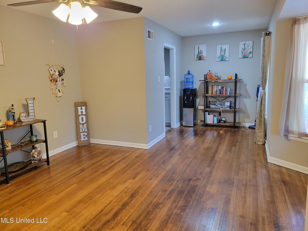 2225 Cedar Point Cove Cove - Photo 1