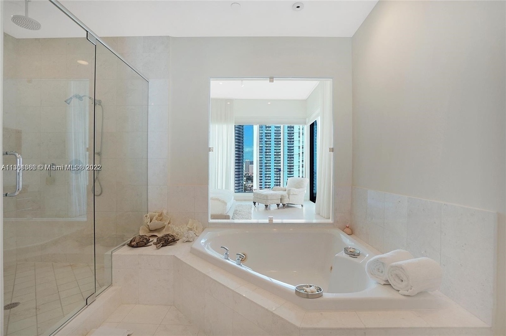 900 Brickell Key Blvd  #2203 - Photo 25