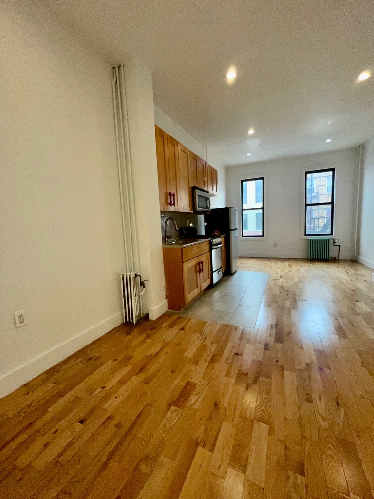 139 Wilson Avenue - Photo 1