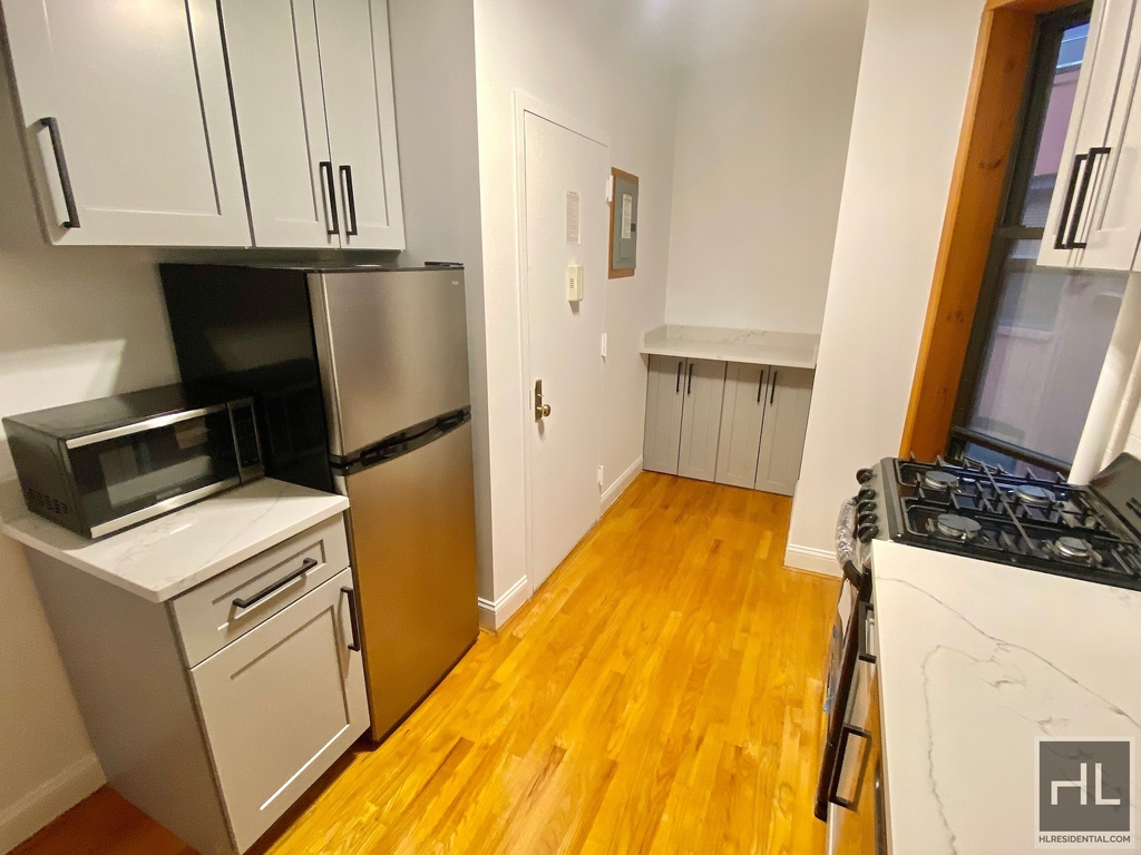 314 East 11 Street - Photo 7