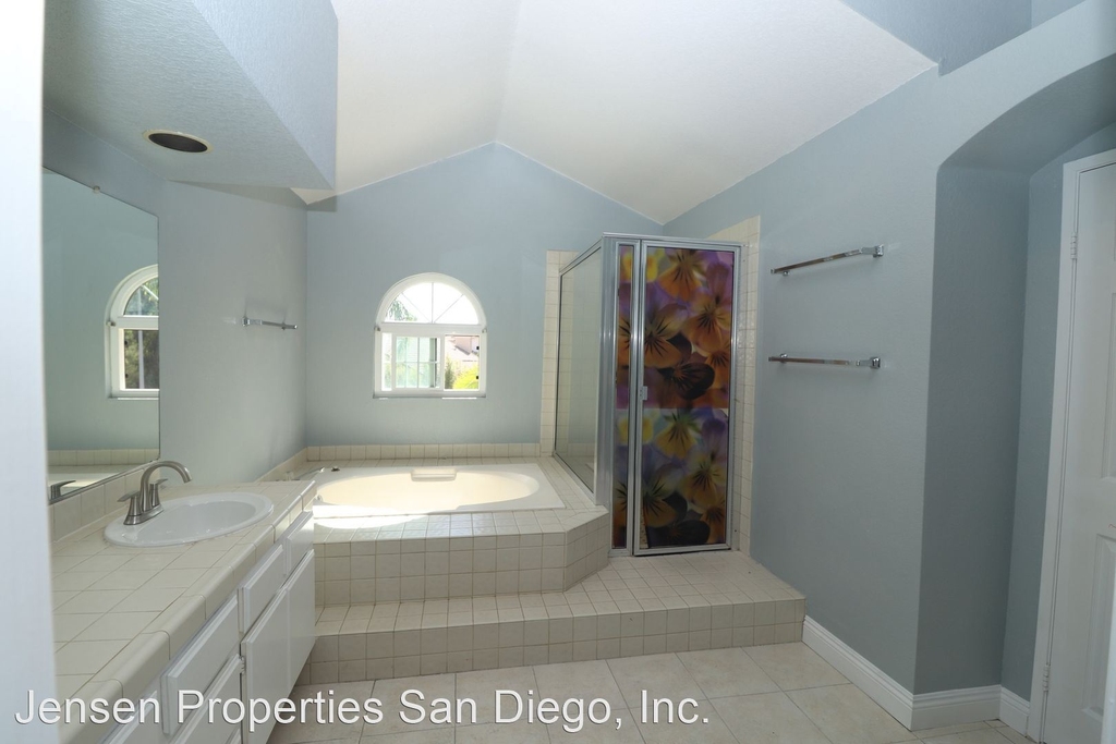 2173 Villa Flores Glen - Photo 20