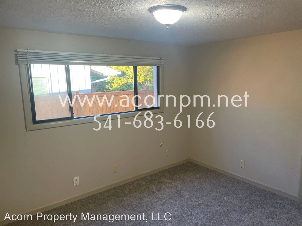 3645 Sanders Street - Photo 16