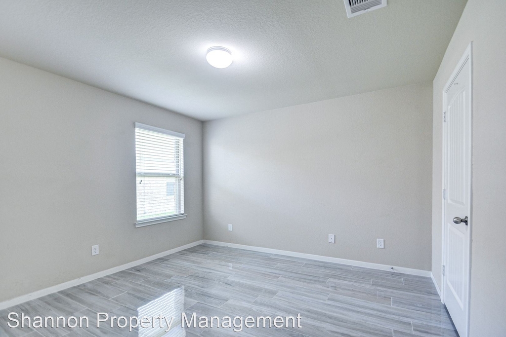 29039 Jacobs River Drive - Photo 10