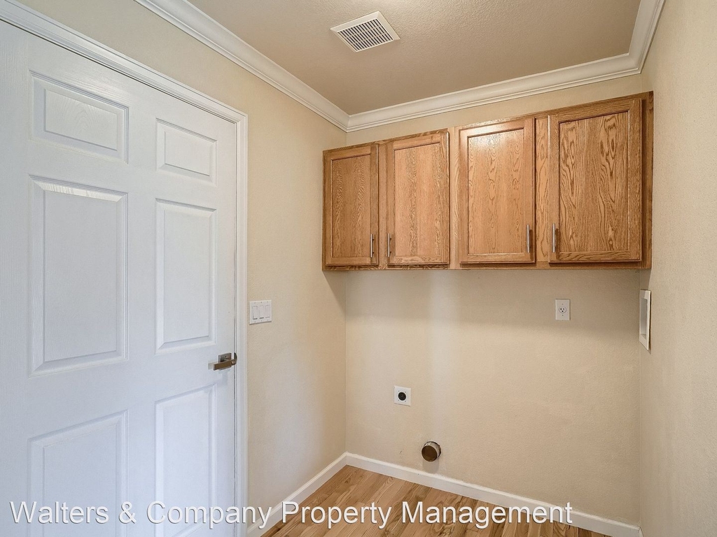 4486 Lyndenwood Point - Photo 23