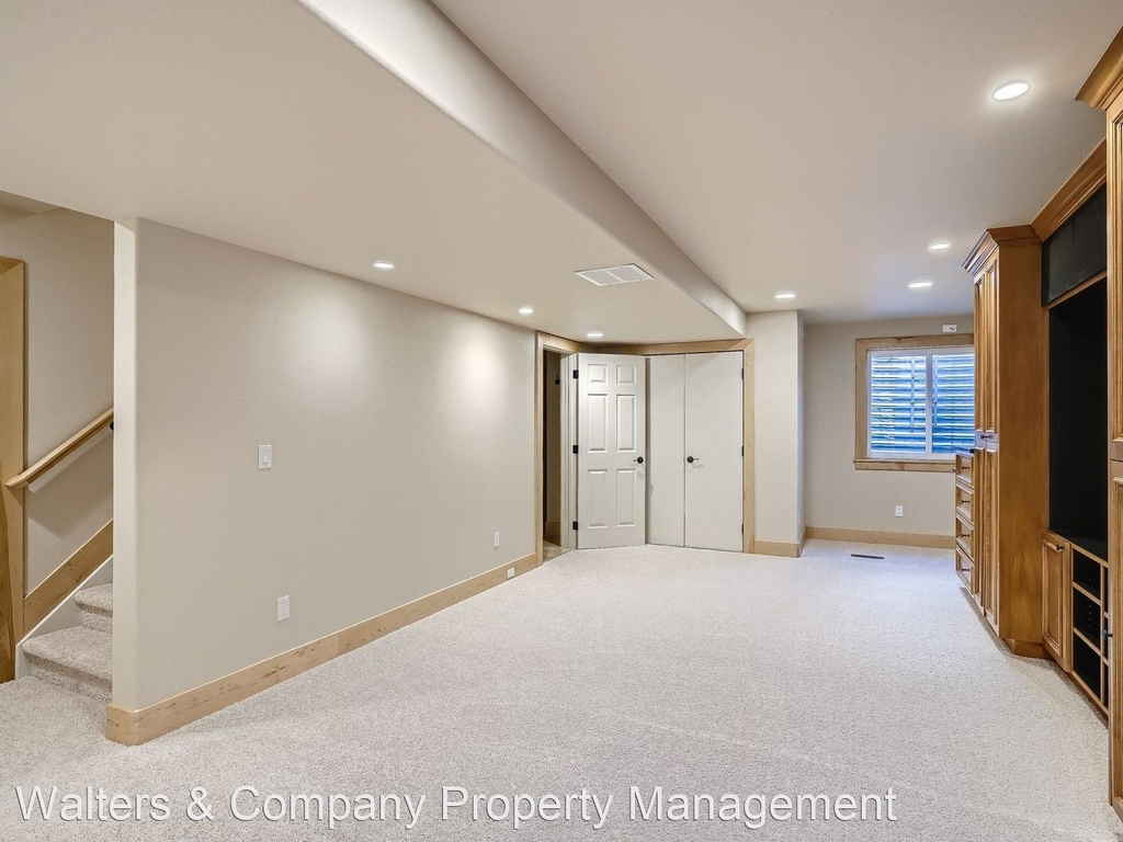 4486 Lyndenwood Point - Photo 21