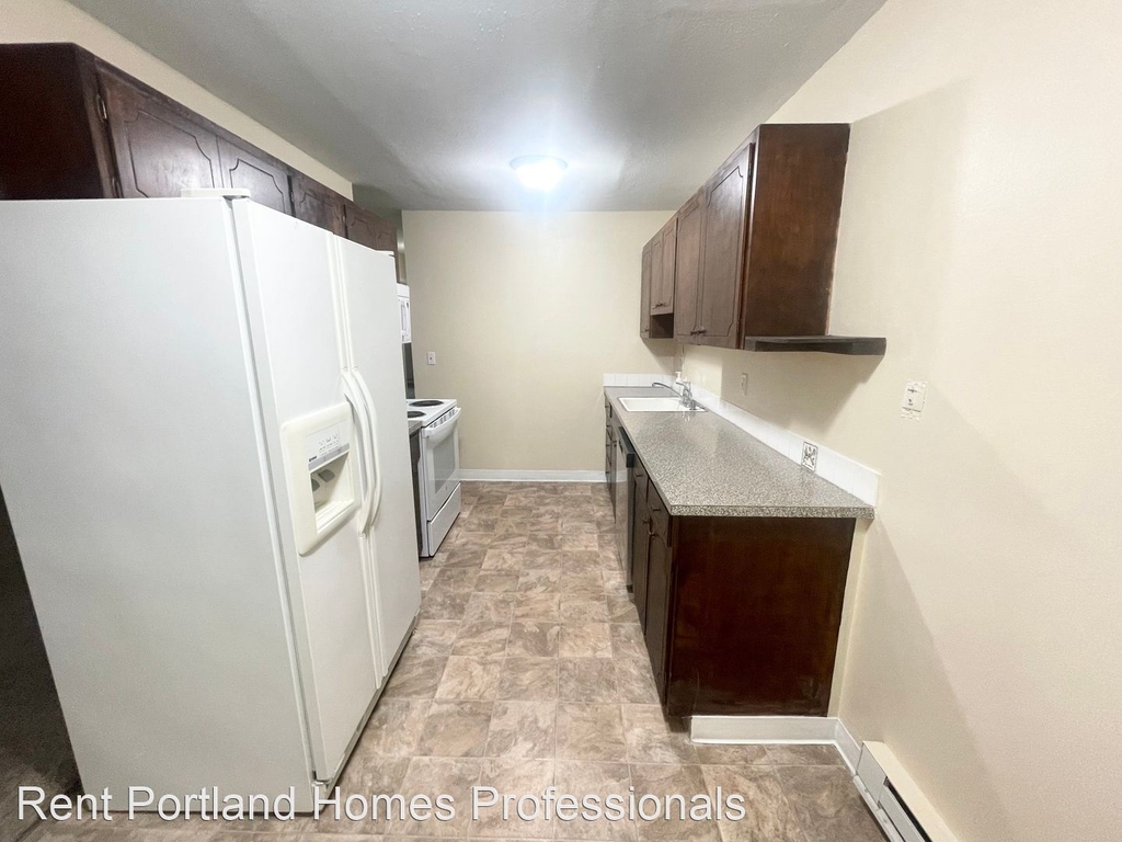 12618 E Burnside Street - Photo 2