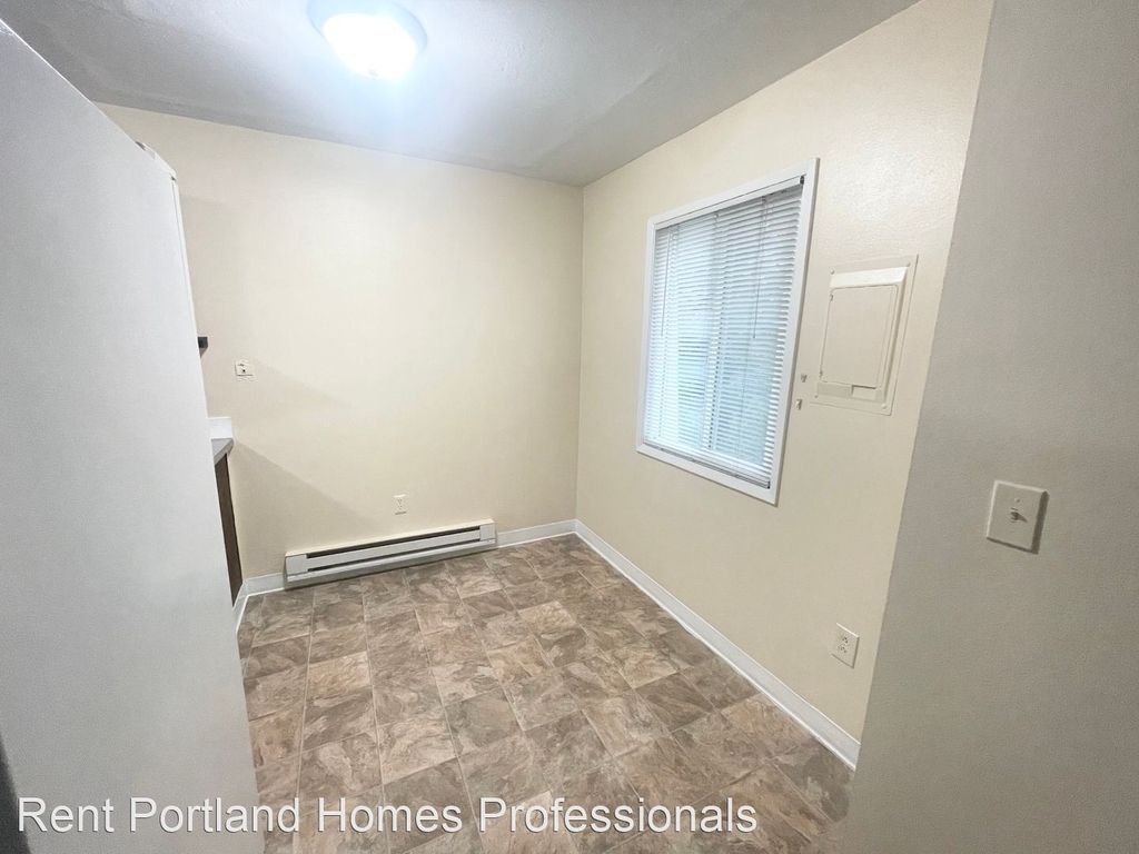 12618 E Burnside Street - Photo 11