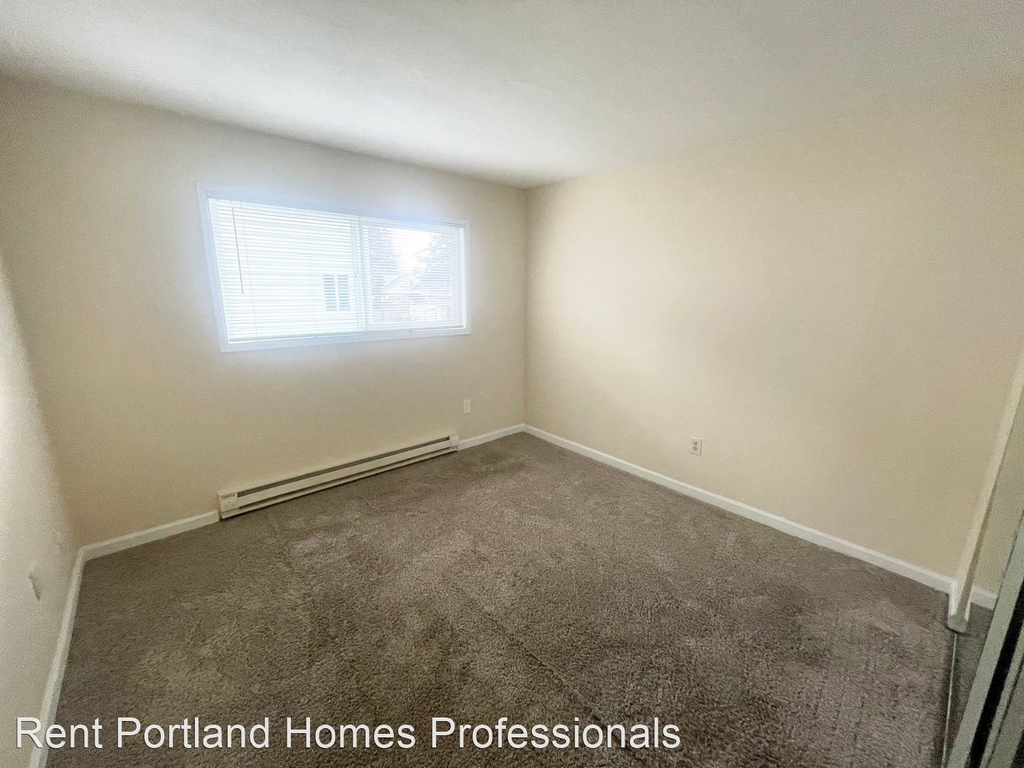 12618 E Burnside Street - Photo 5