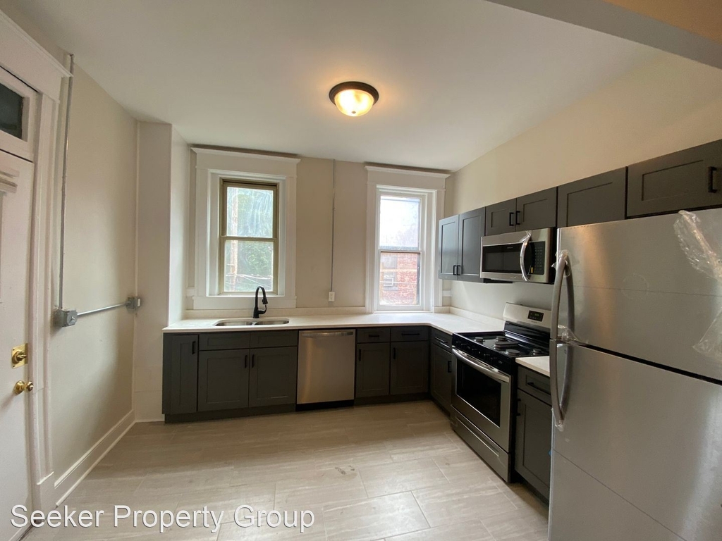 119 W Burnett Ave - Photo 4