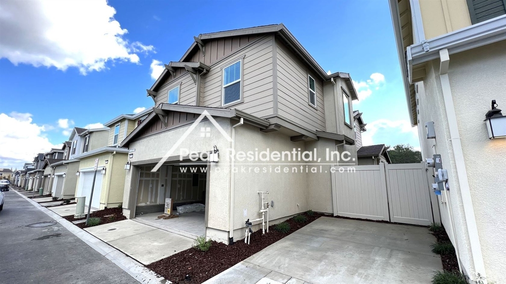 7949 Arcadia Dr - Photo 4