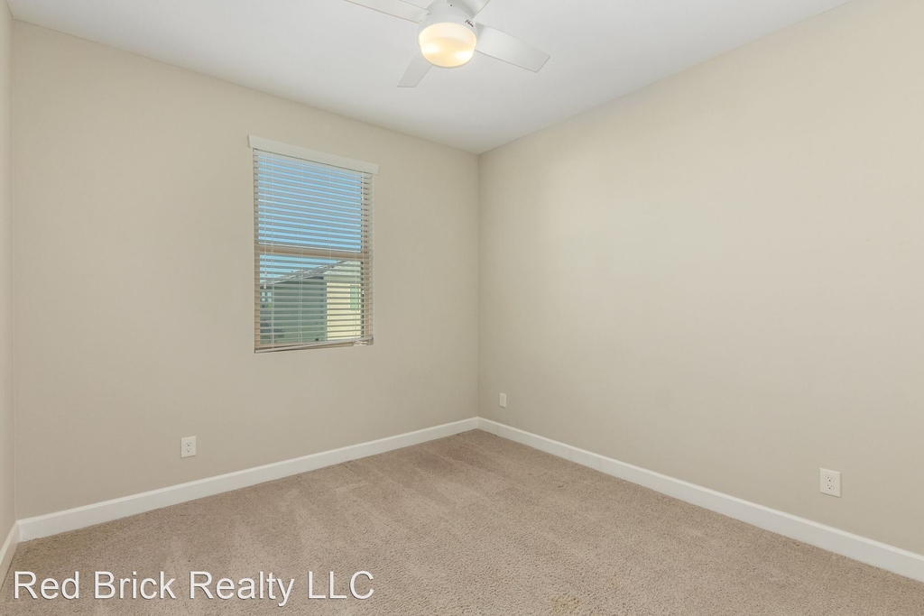 2026 W Desert Hollow Dr - Photo 14