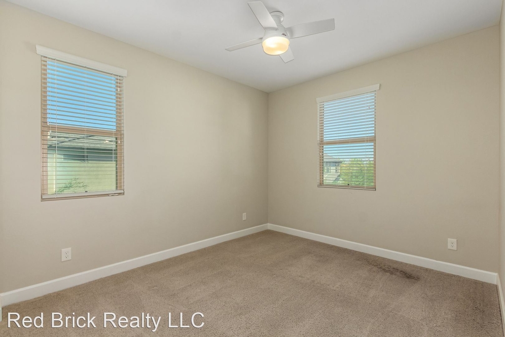 2026 W Desert Hollow Dr - Photo 22