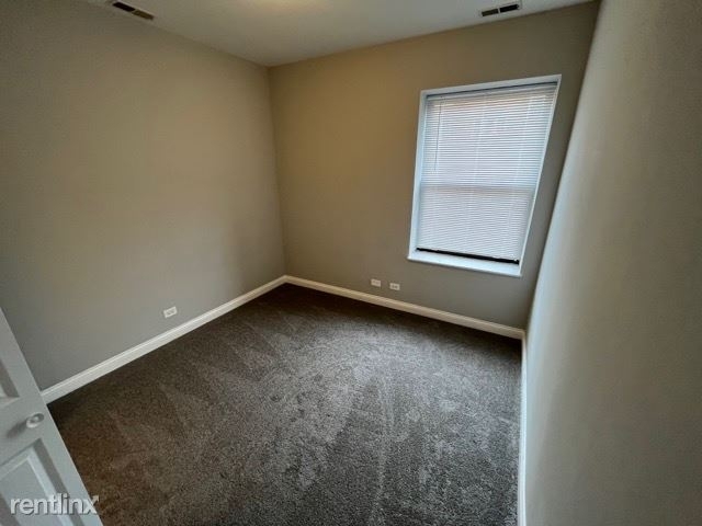 3205 W Division - Photo 11