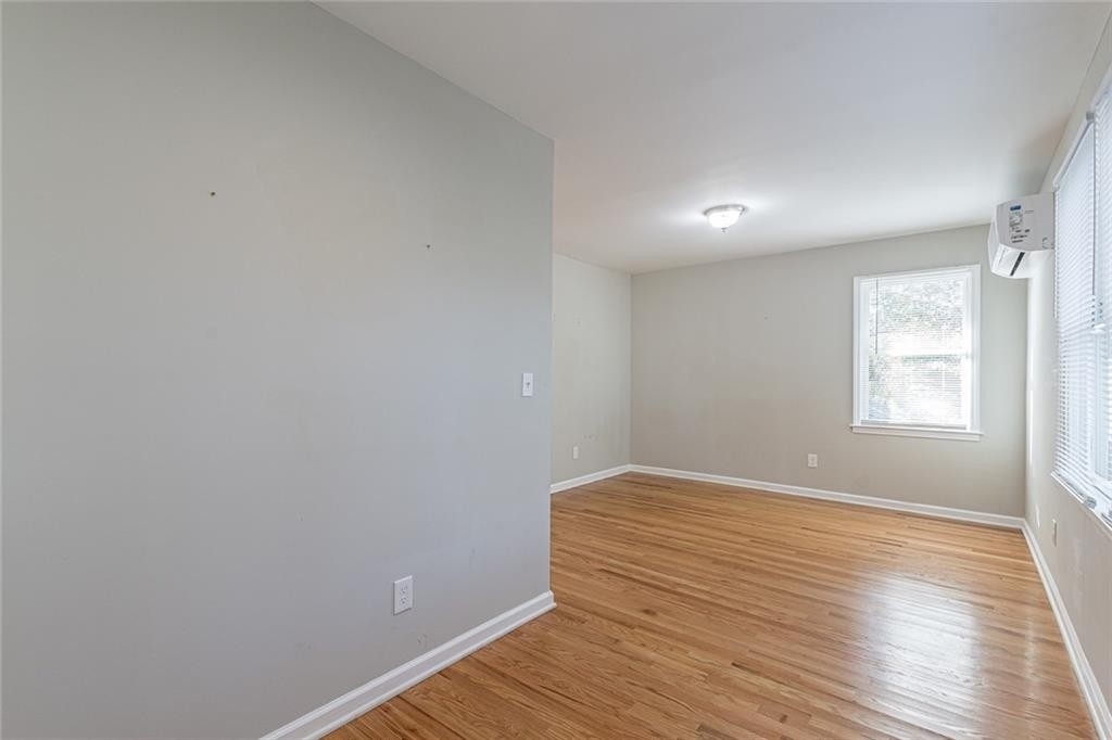 2087 Mercer Avenue - Photo 32