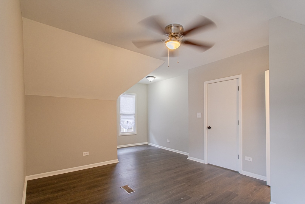 2821 E 76th Place - Photo 16