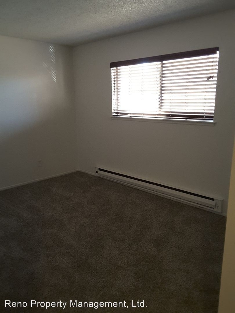 651 Oakwood Dr Apt 4 - Photo 11