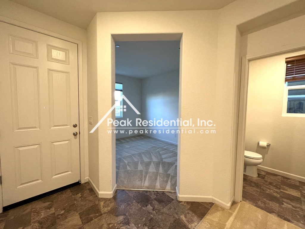 5225 Kankakee Dr - Photo 10