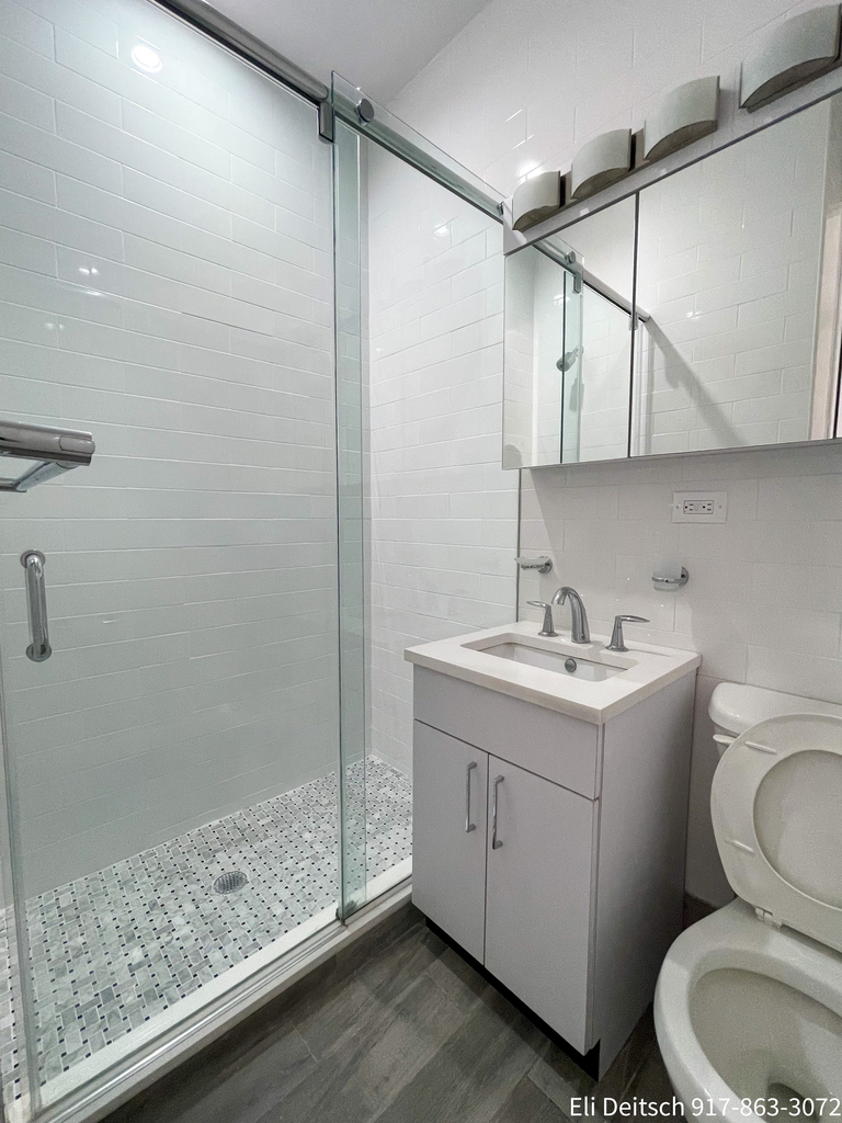 200 West 58th Street - Photo 10