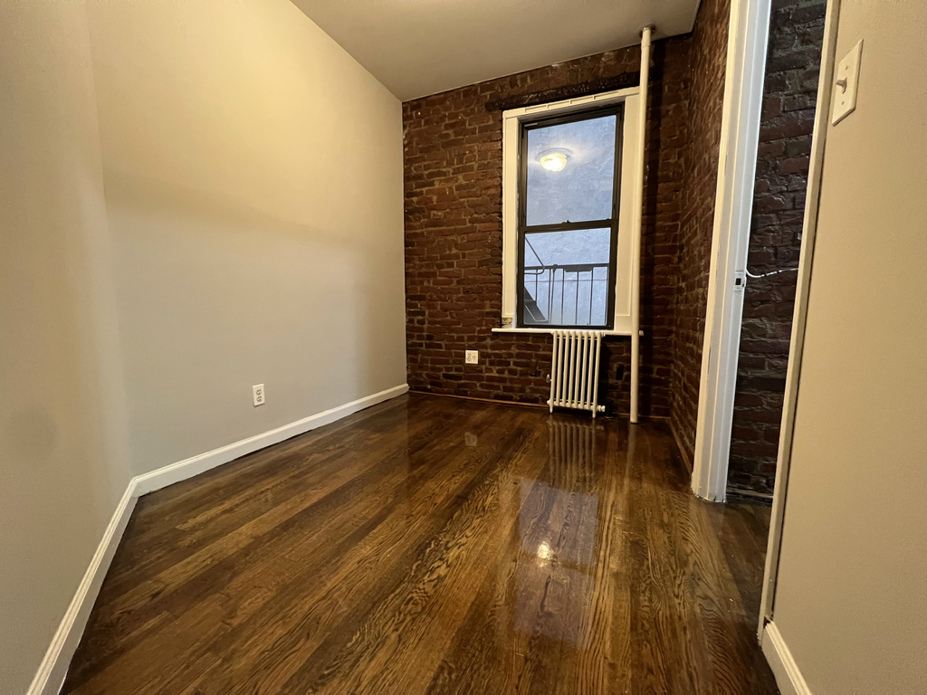 410 East 13th Street - Photo 5