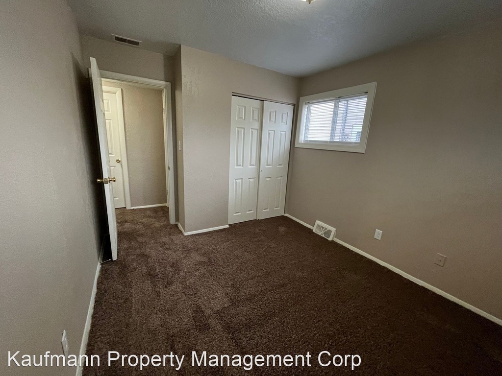 226 W Hollis Lane - Photo 5