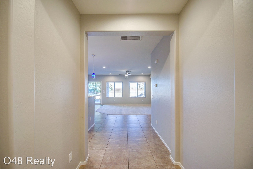 5429 W Victory Way - Photo 11