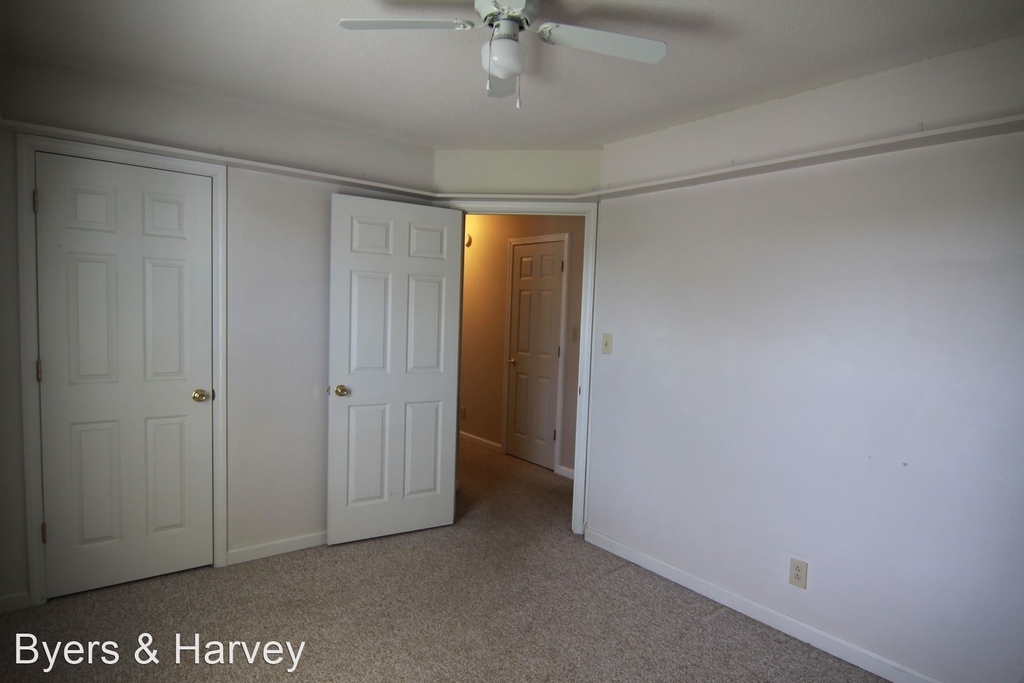 2424 Sphinx Court - Photo 11