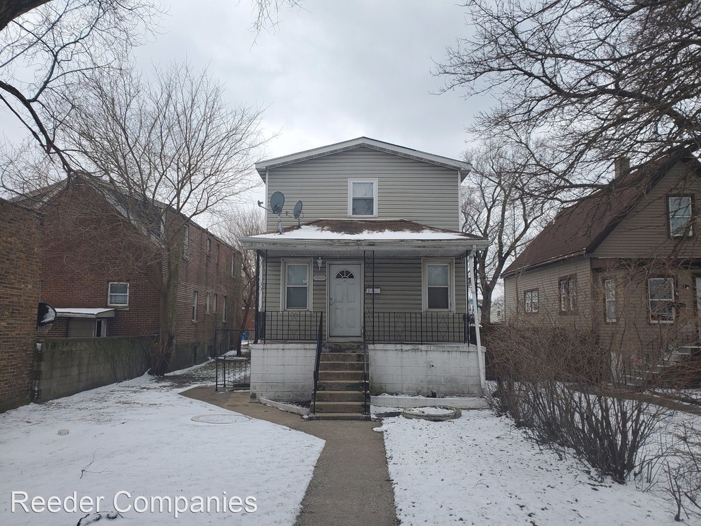 3920 Evergreen Street - Photo 0