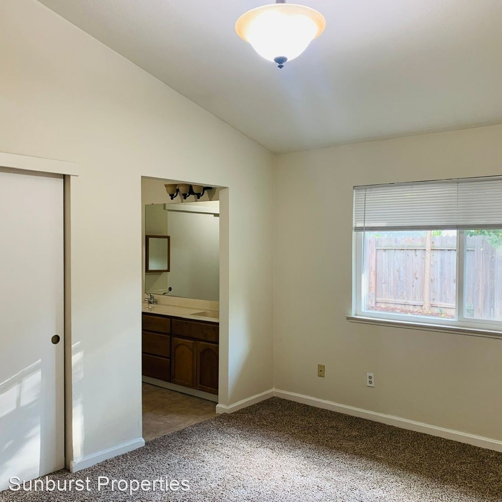 4736 Storrow Way - Photo 13