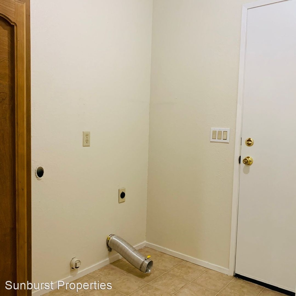 4736 Storrow Way - Photo 22