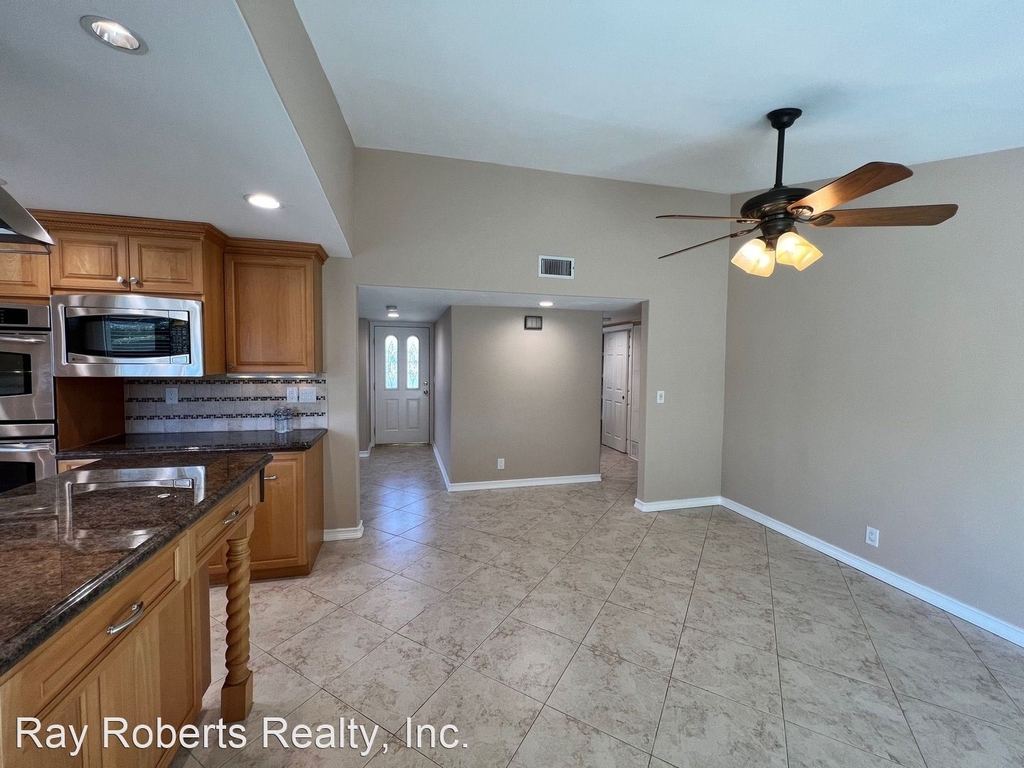 11352 Weatherby Rd - Photo 39