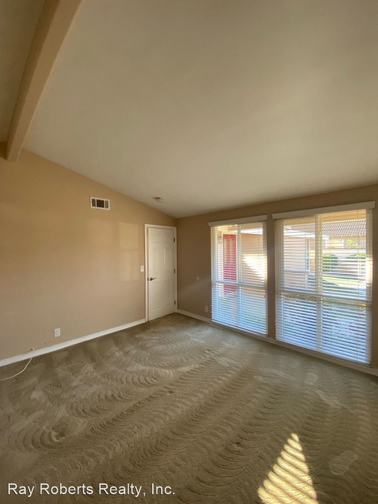 11352 Weatherby Rd - Photo 6