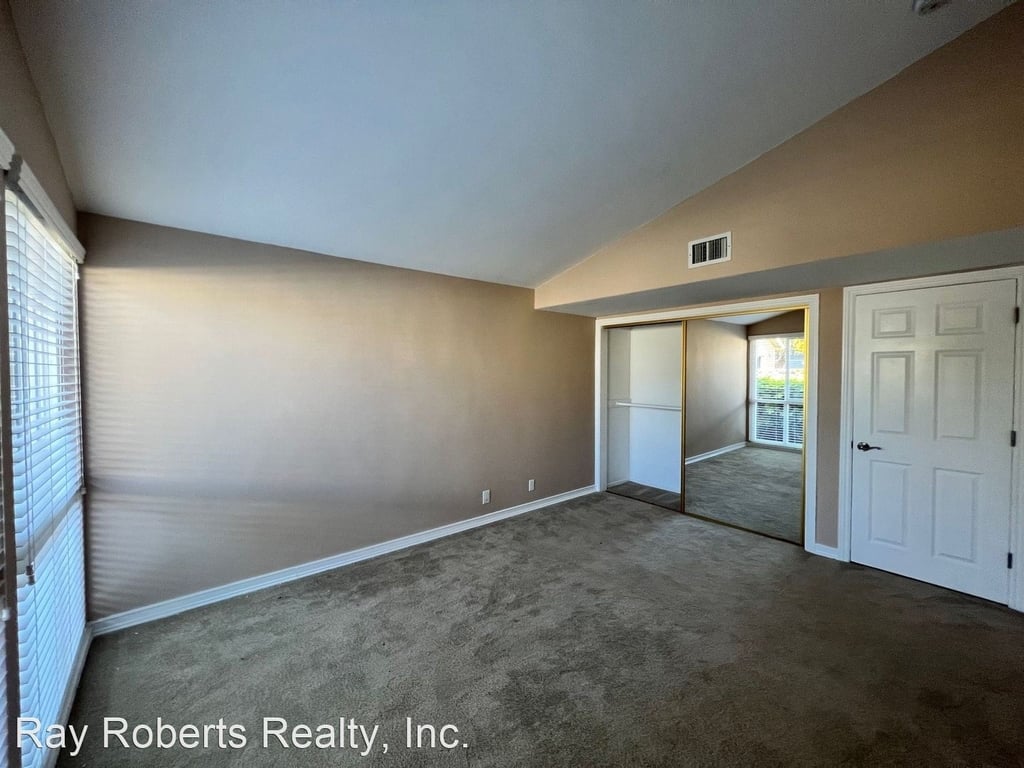 11352 Weatherby Rd - Photo 41