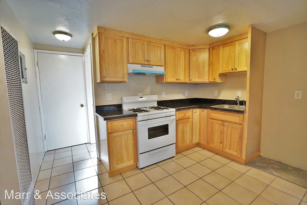 3806 39th Ave - Photo 2