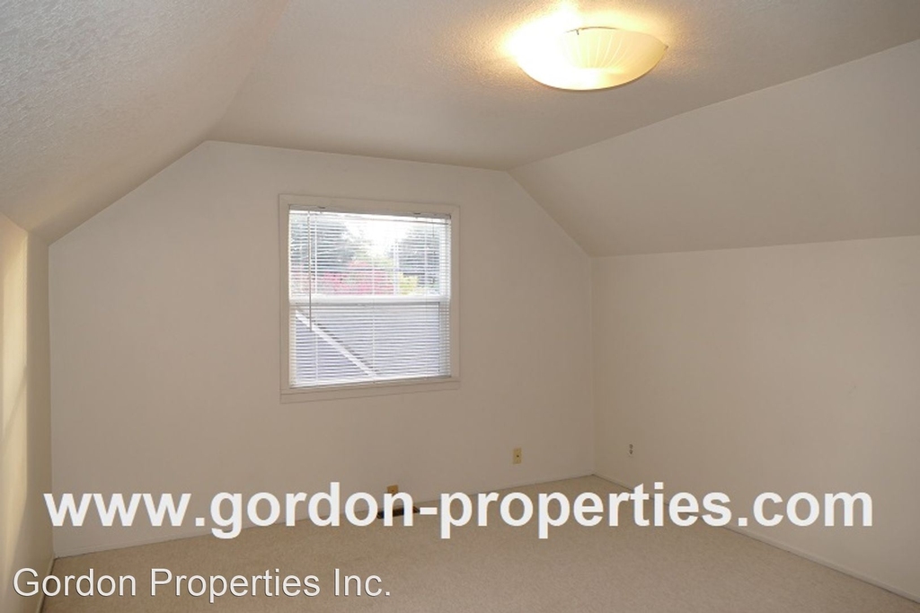 5236 Se 44th Ave - Photo 36