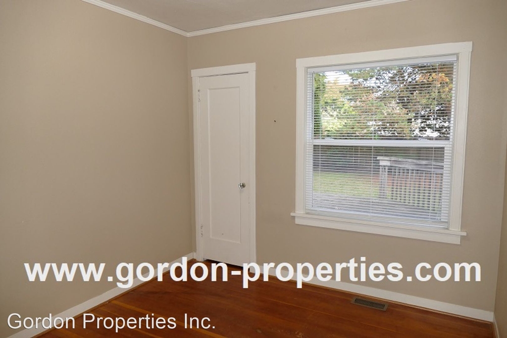 5236 Se 44th Ave - Photo 17