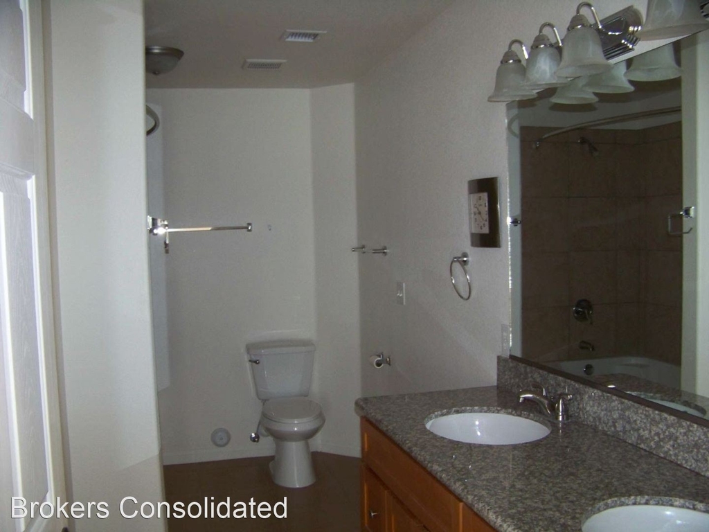 400 Hillside Drive. - Photo 4