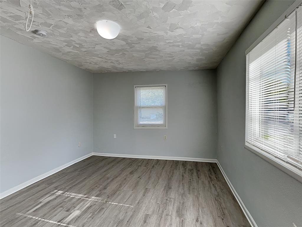 1405 Granbury Street - Photo 5