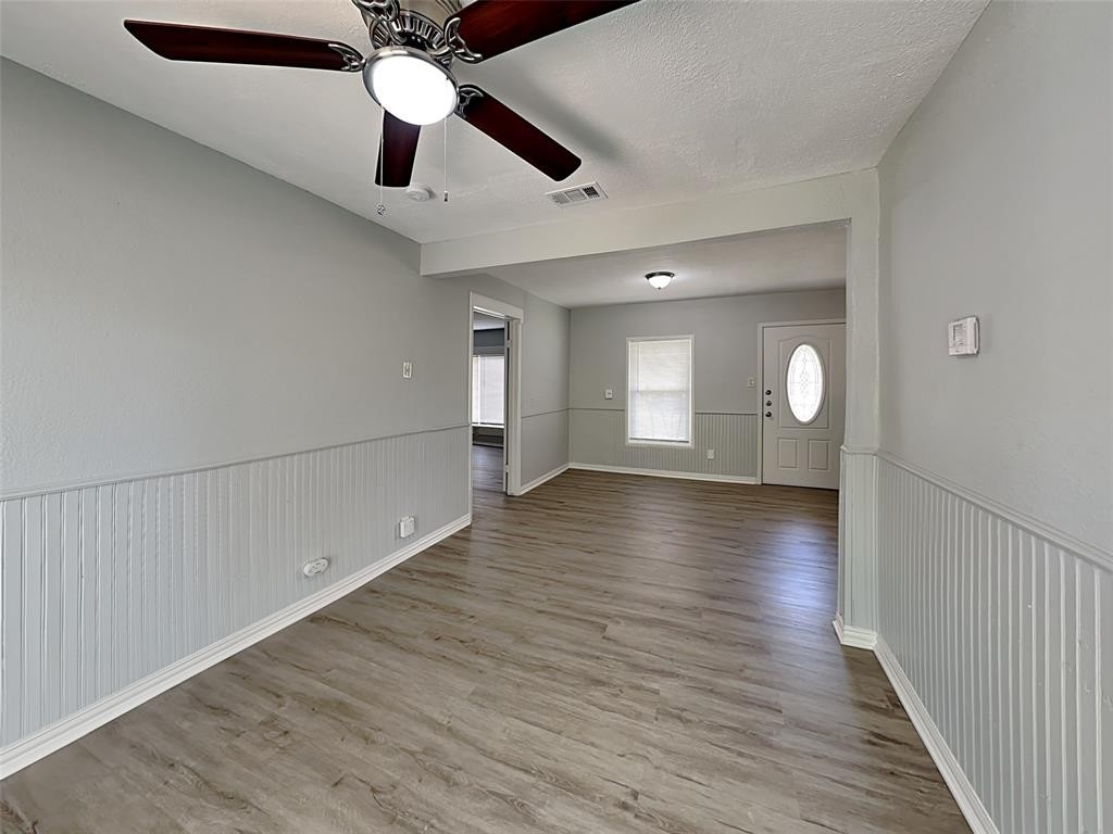 1405 Granbury Street - Photo 3