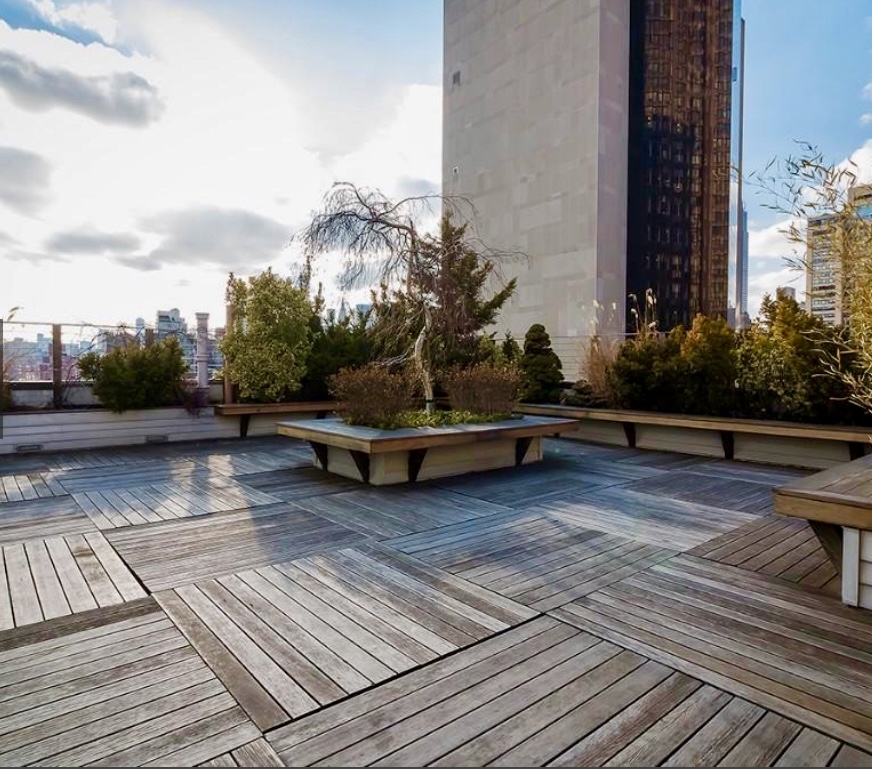 301 East 38th Street - Photo 4