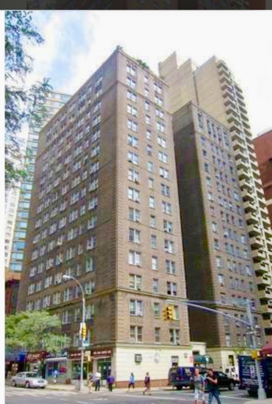 301 East 38th Street - Photo 2