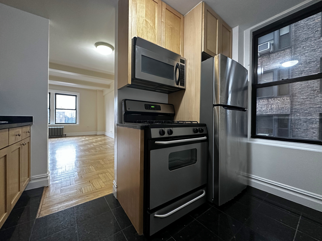 145 West 79th Street - Photo 4