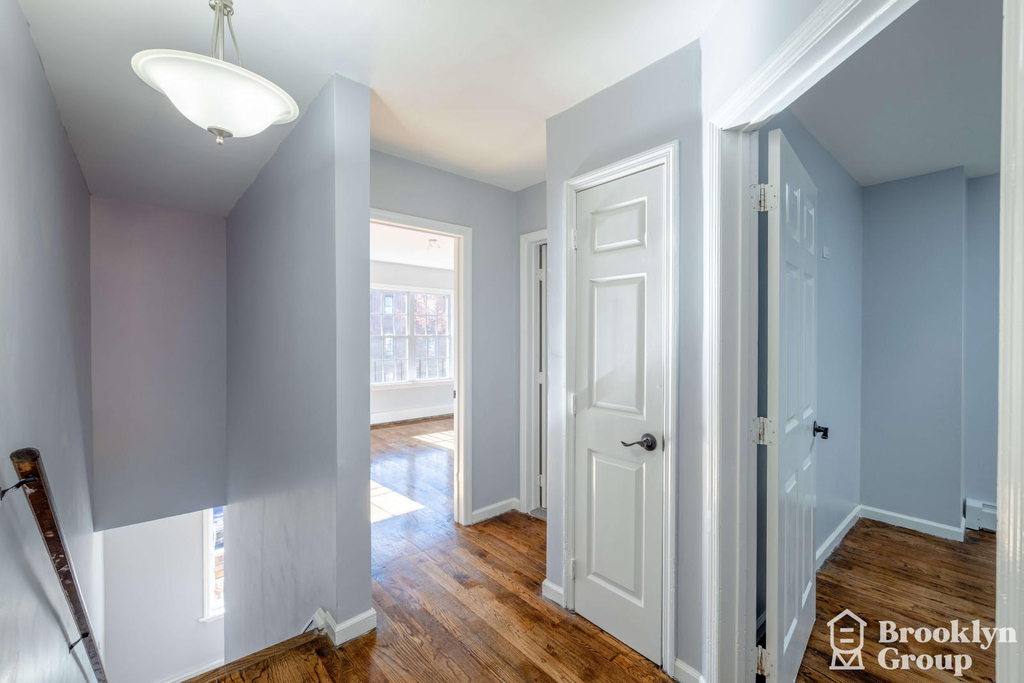 241 Vernon Avenue - Photo 12