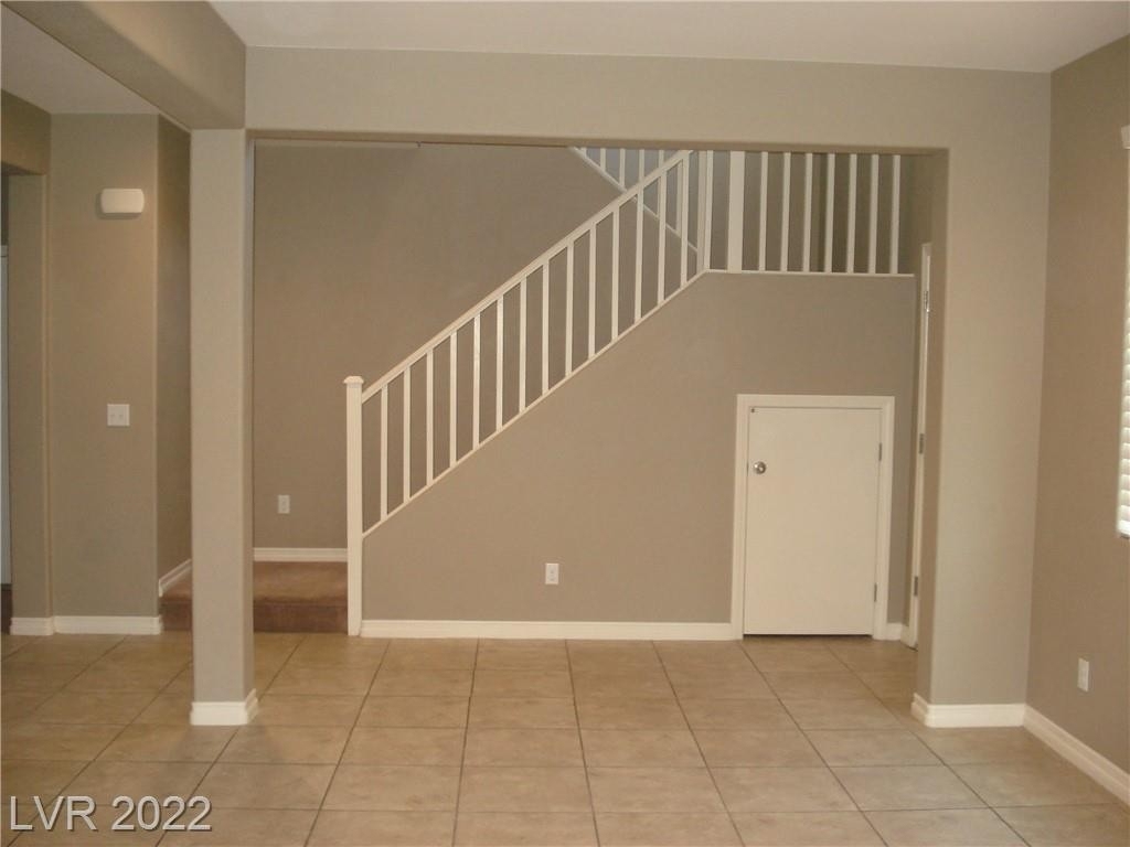 10729 Dobbs Avenue - Photo 2