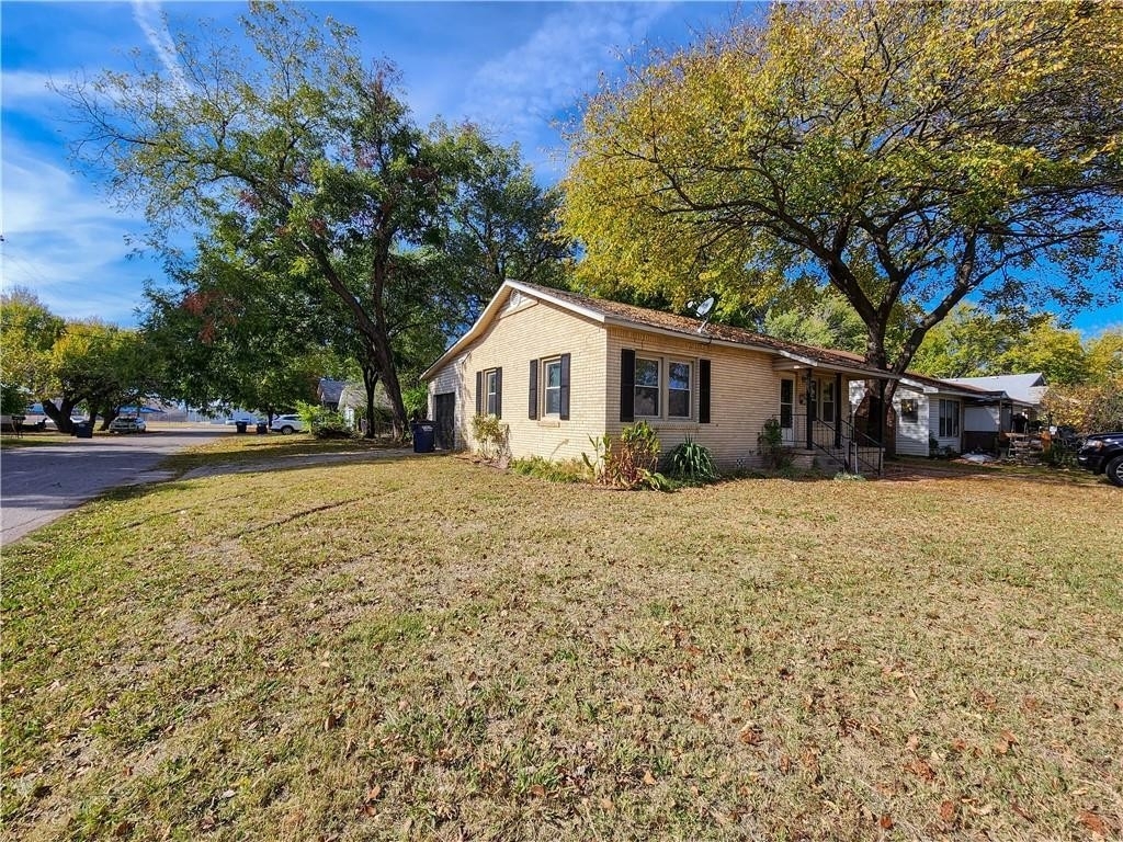 1002 Overland Court - Photo 1