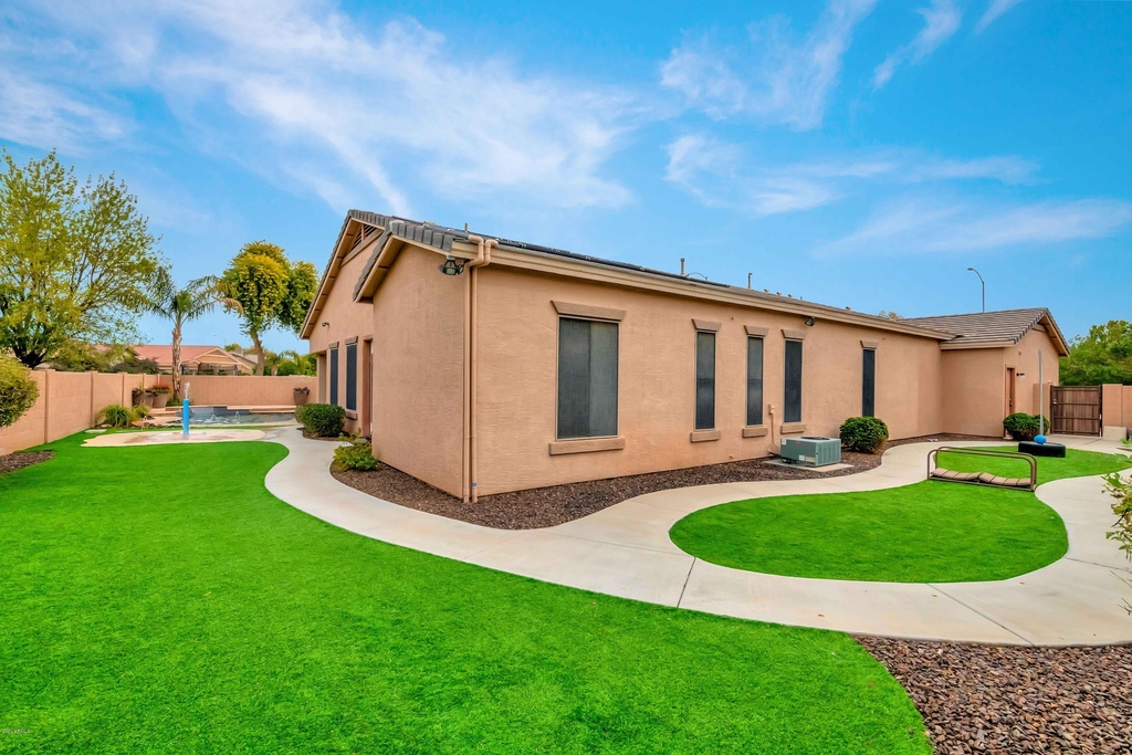 10226 E Laguna Azul Avenue - Photo 16