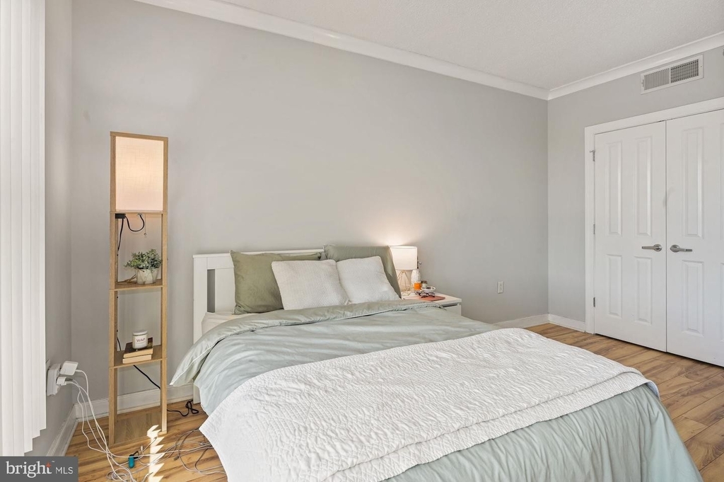 777 7th St Nw #1014 - Photo 9